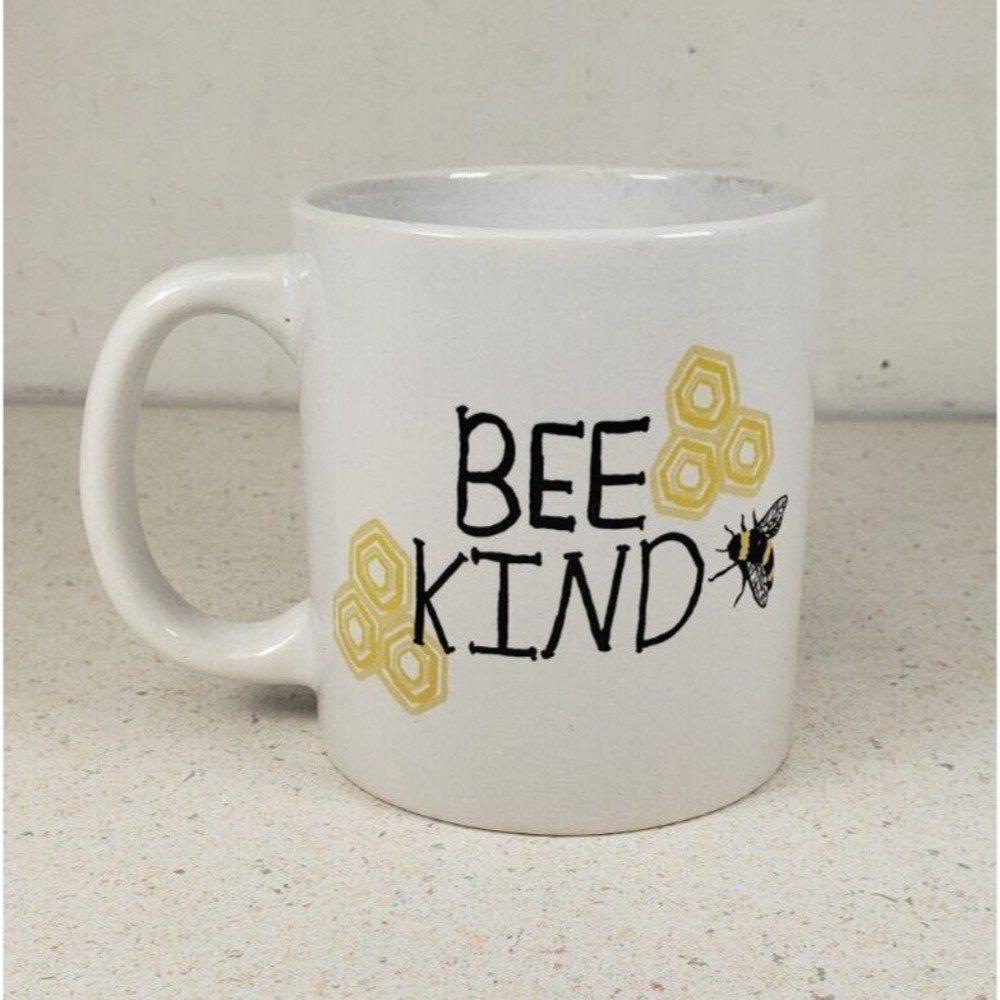 Coffee Tea Mug Cup Oversized 12oz 4 1/4”x3 1/2 ”BEE KIND”